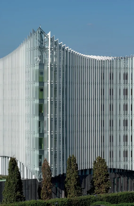 BIM建筑|马里奥·库奇内拉设计陶瓷片覆盖的米兰医院