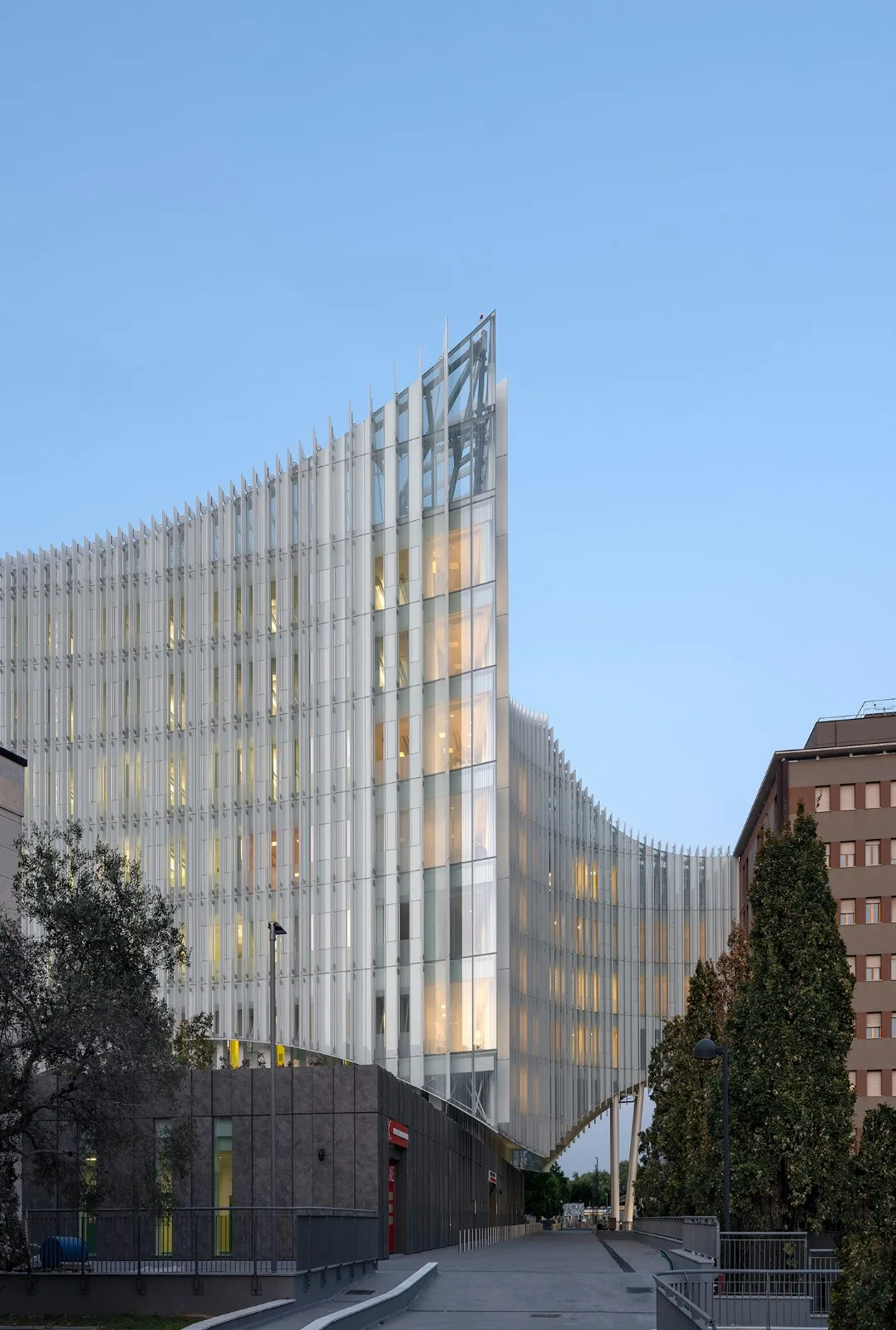 BIM建筑|会吸霾的医院：米兰圣拉斐尔医院新外科和急救中心 / MCA建筑事务所