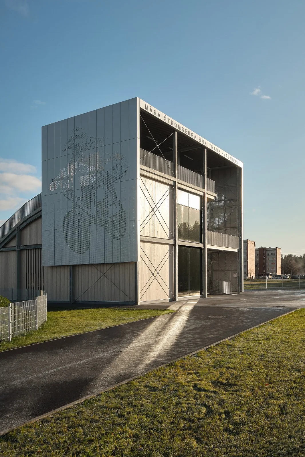 BIM建筑|奥运冠军 Maris Strombergs 的 BMX 赛道 / Balta Istaba
