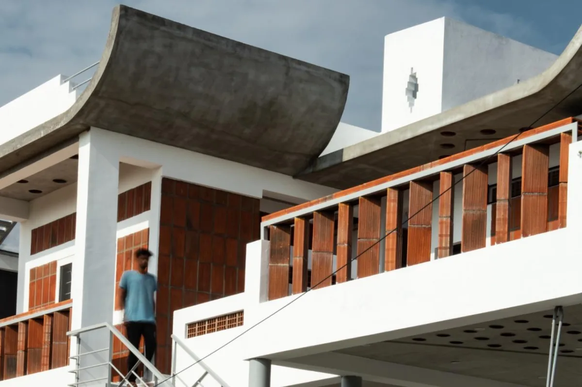 BIM建筑|印度 Coimbatore 修行中心 / Masonry of Architects
