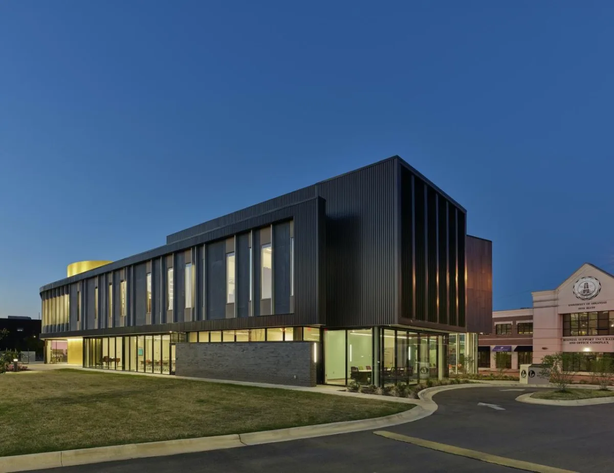 BIM建筑|派恩布拉夫总图书馆 / Polk Stanley Wilcox Architects