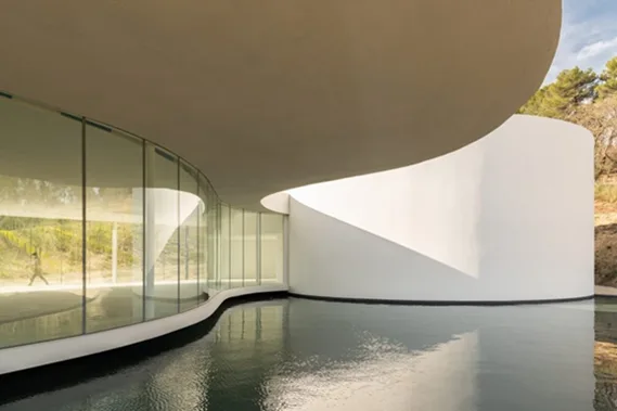 BIM建筑|奥斯卡·尼迈耶的最后一栋建筑在法国葡萄园开放