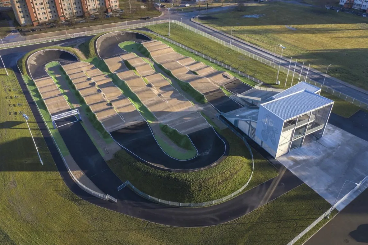BIM建筑|奥运冠军 Maris Strombergs 的 BMX 赛道 / Balta Istaba