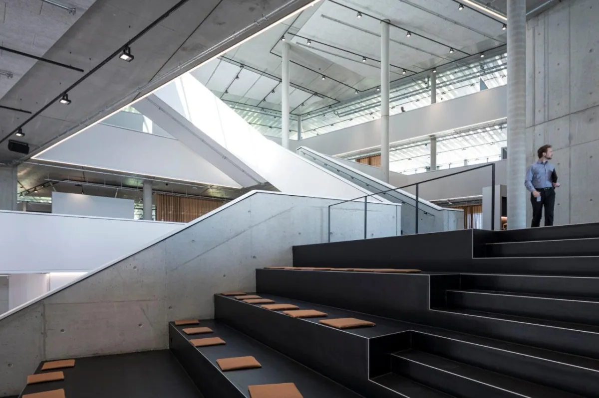 BIM建筑|随太阳路径开合窗帘，baramundi 总部 / 海茵建筑