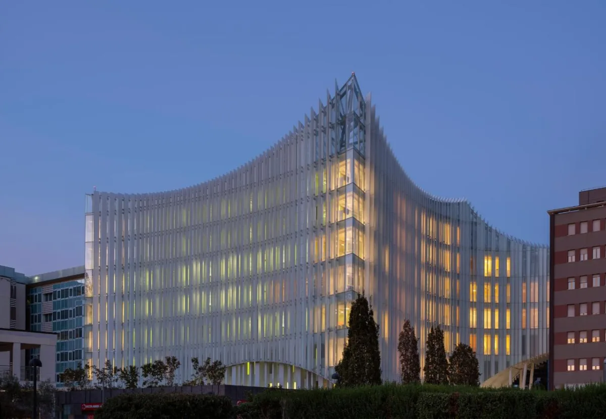 BIM建筑|会吸霾的医院：米兰圣拉斐尔医院新外科和急救中心 / MCA建筑事务所