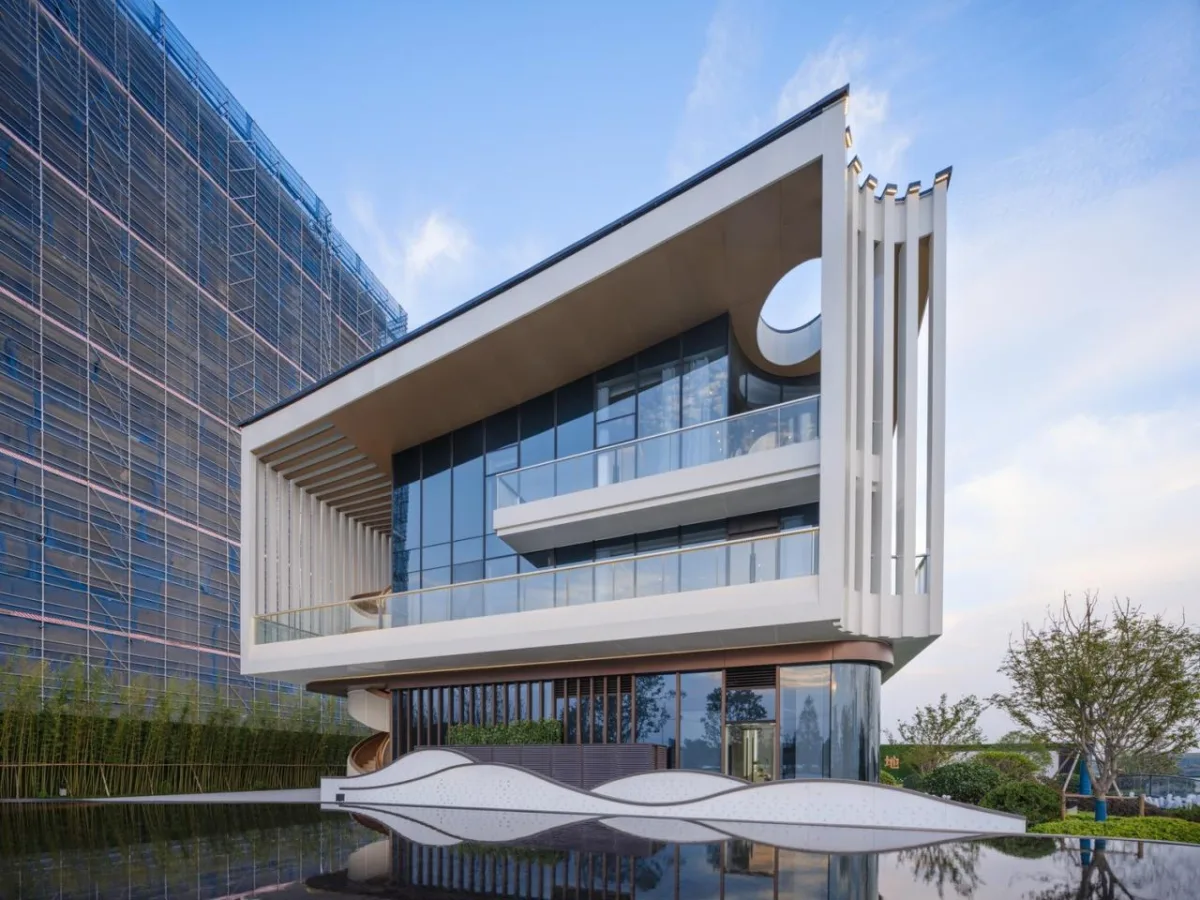 BIM建筑|长三角科大亨芯研究院：在长三角“原点”打造江南水乡式特色产业园 / 三益建筑