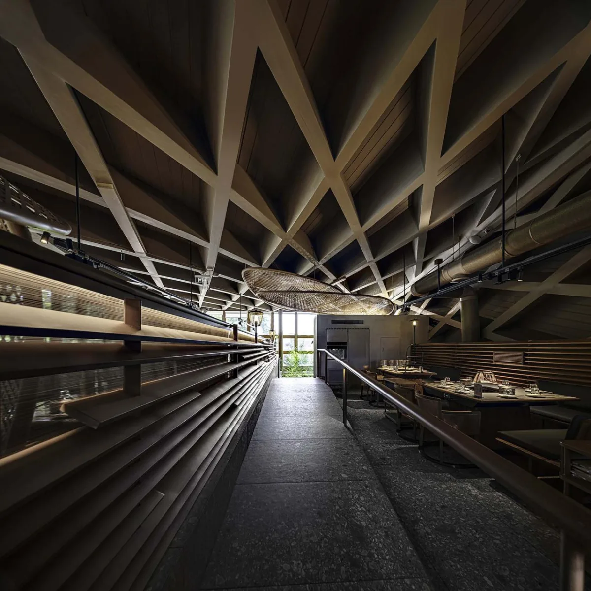 BIM建筑|交子大道木屋顶餐厅 / 致野建筑