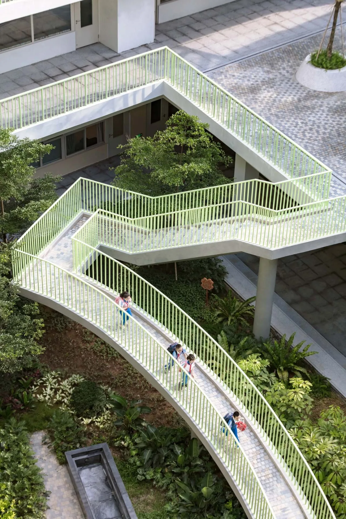 BIM建筑|深圳福田新沙小学 / 一十一建筑