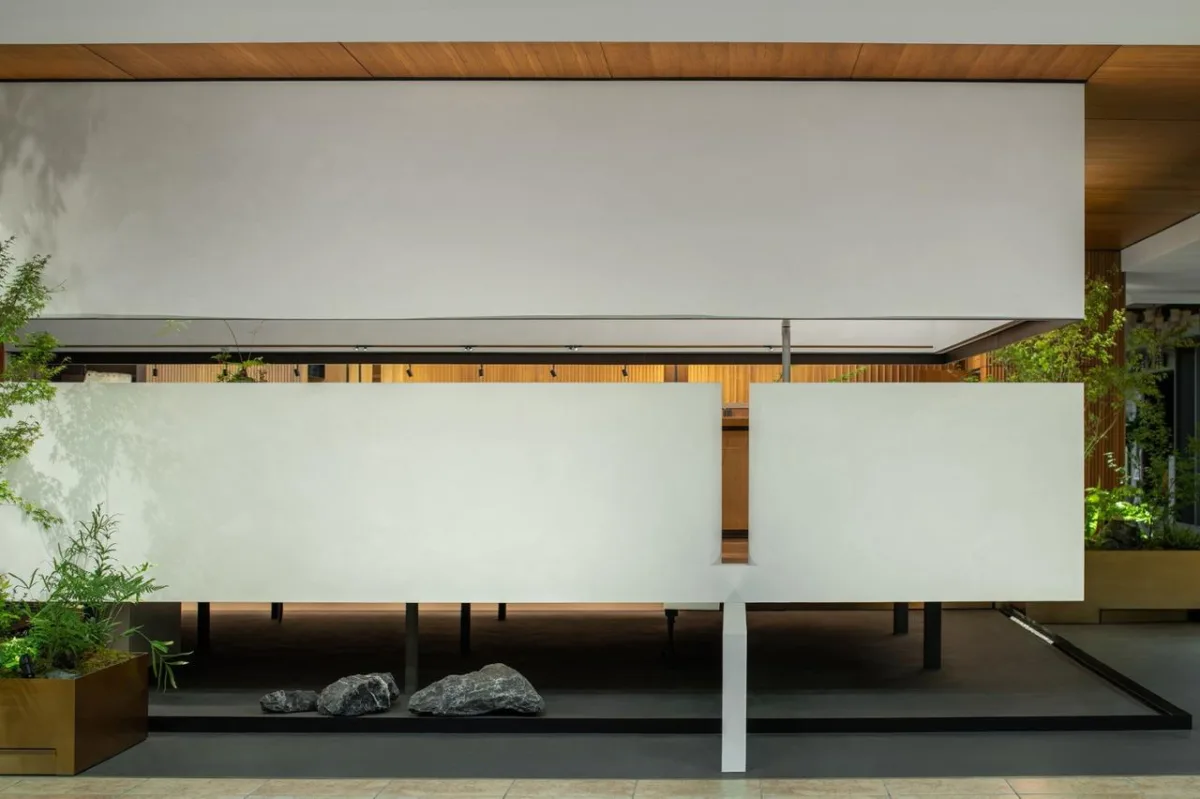 BIM建筑|一种材料与当代建构的情绪平衡：本木展厅 / 蜂鸟设计