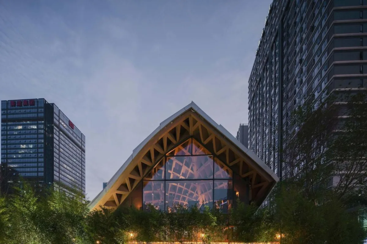 BIM建筑|交子大道木屋顶餐厅 / 致野建筑