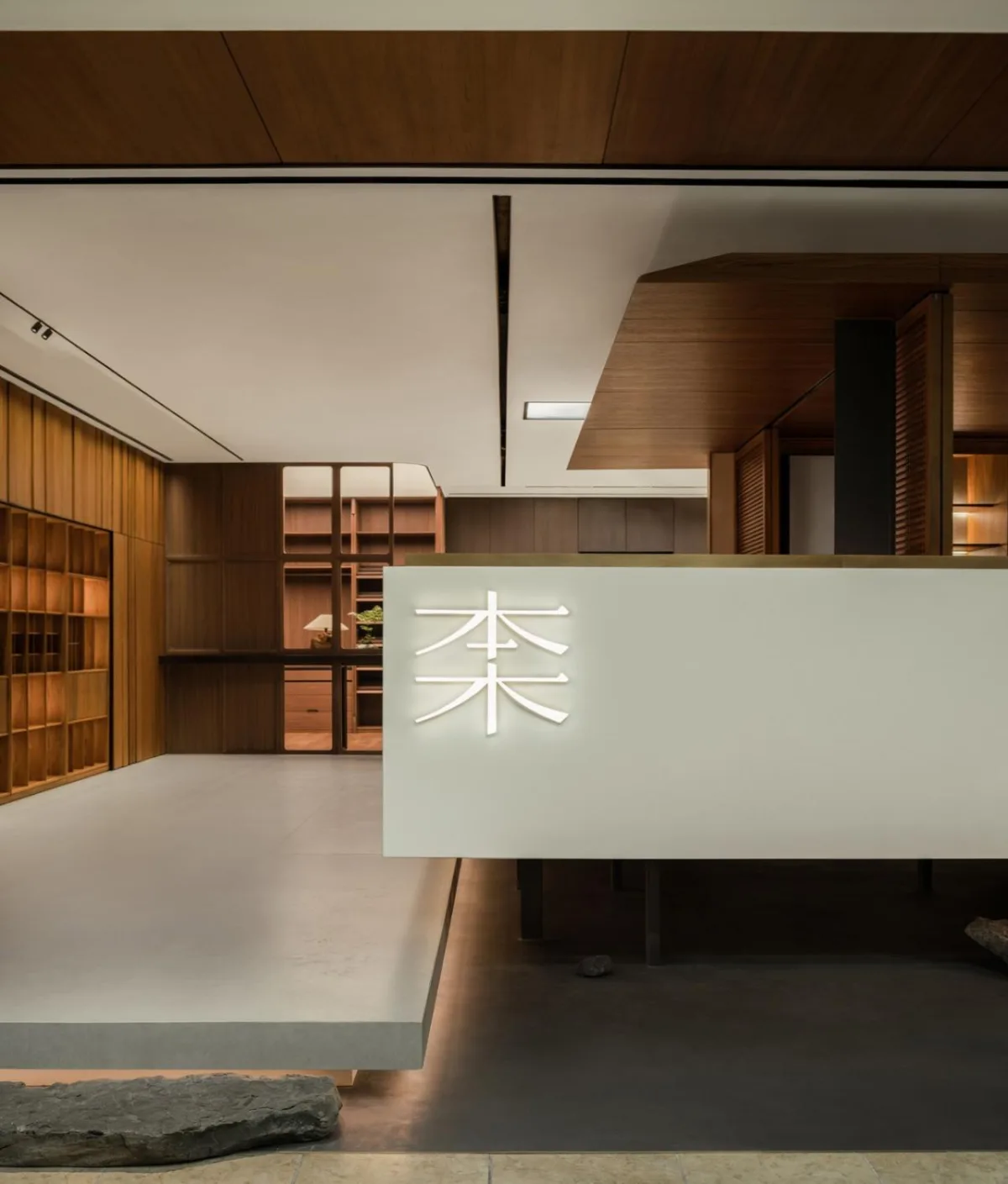 BIM建筑|一种材料与当代建构的情绪平衡：本木展厅 / 蜂鸟设计