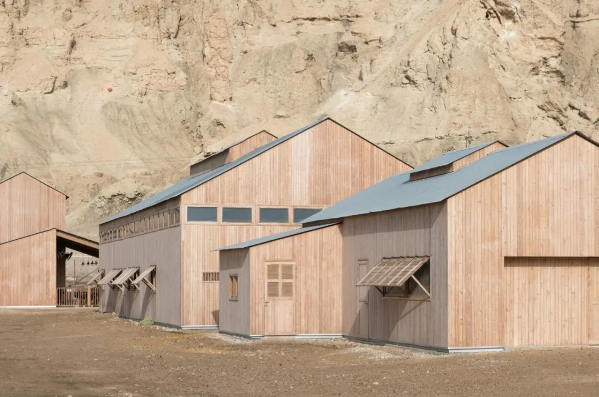 BIM建筑|Moshe Novomesky 死海游客中心 / Kimmel Eshkolot 建筑事务所