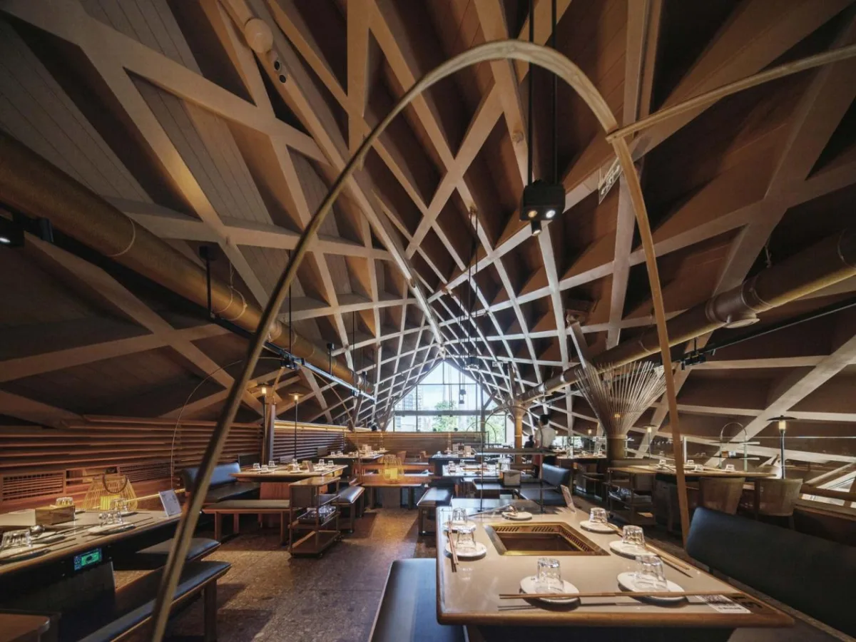 BIM建筑|交子大道木屋顶餐厅 / 致野建筑
