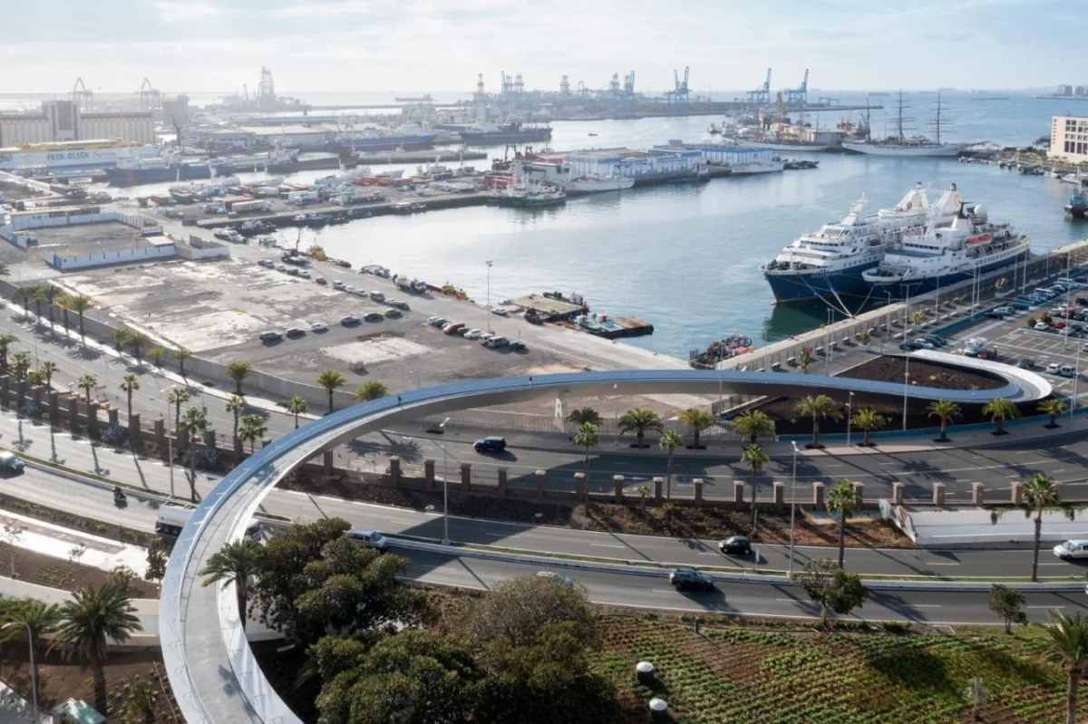 BIM建筑|飘起的人行桥，Onda Atlántica 桥 / Onda Arquitectura