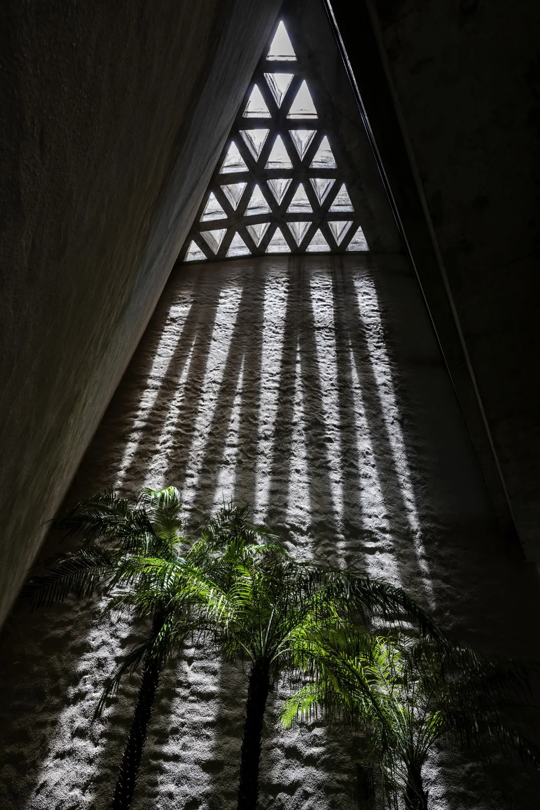 BIM建筑|‘帽子’屋，万花筒办公室与住宅 / Inrestudio，Kosuke Nishijima