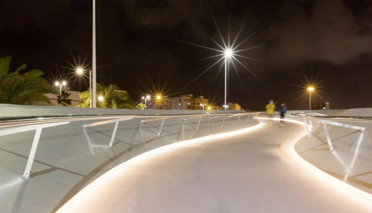 BIM建筑|飘起的人行桥，Onda Atlántica 桥 / Onda Arquitectura