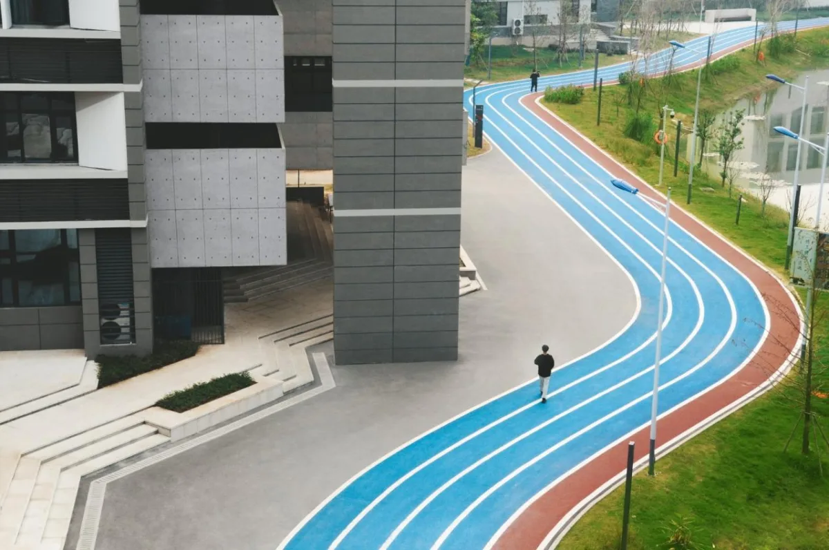BIM建筑|行山乐水书自华：长江艺术工程职业学院3#教学实训楼 / 湖北建艺风工程设计有限公司