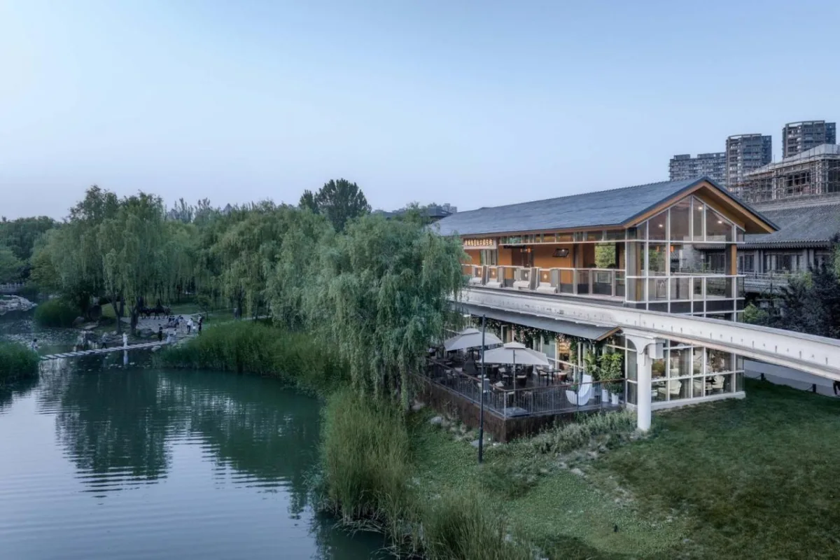 BIM建筑|曲江旅游观光轻轨站点改造提升 / 上海秉仁建筑师事务所