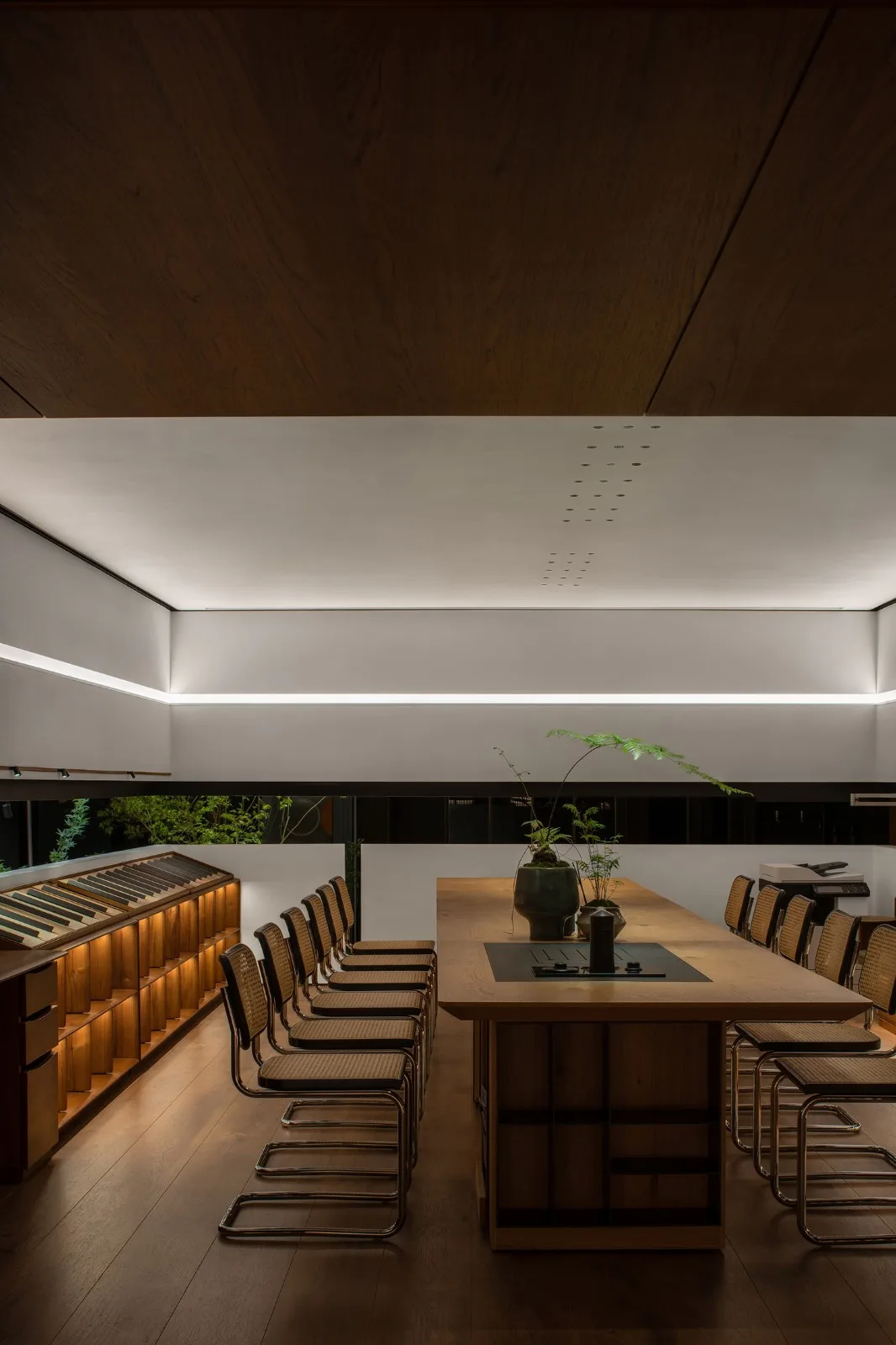 BIM建筑|一种材料与当代建构的情绪平衡：本木展厅 / 蜂鸟设计