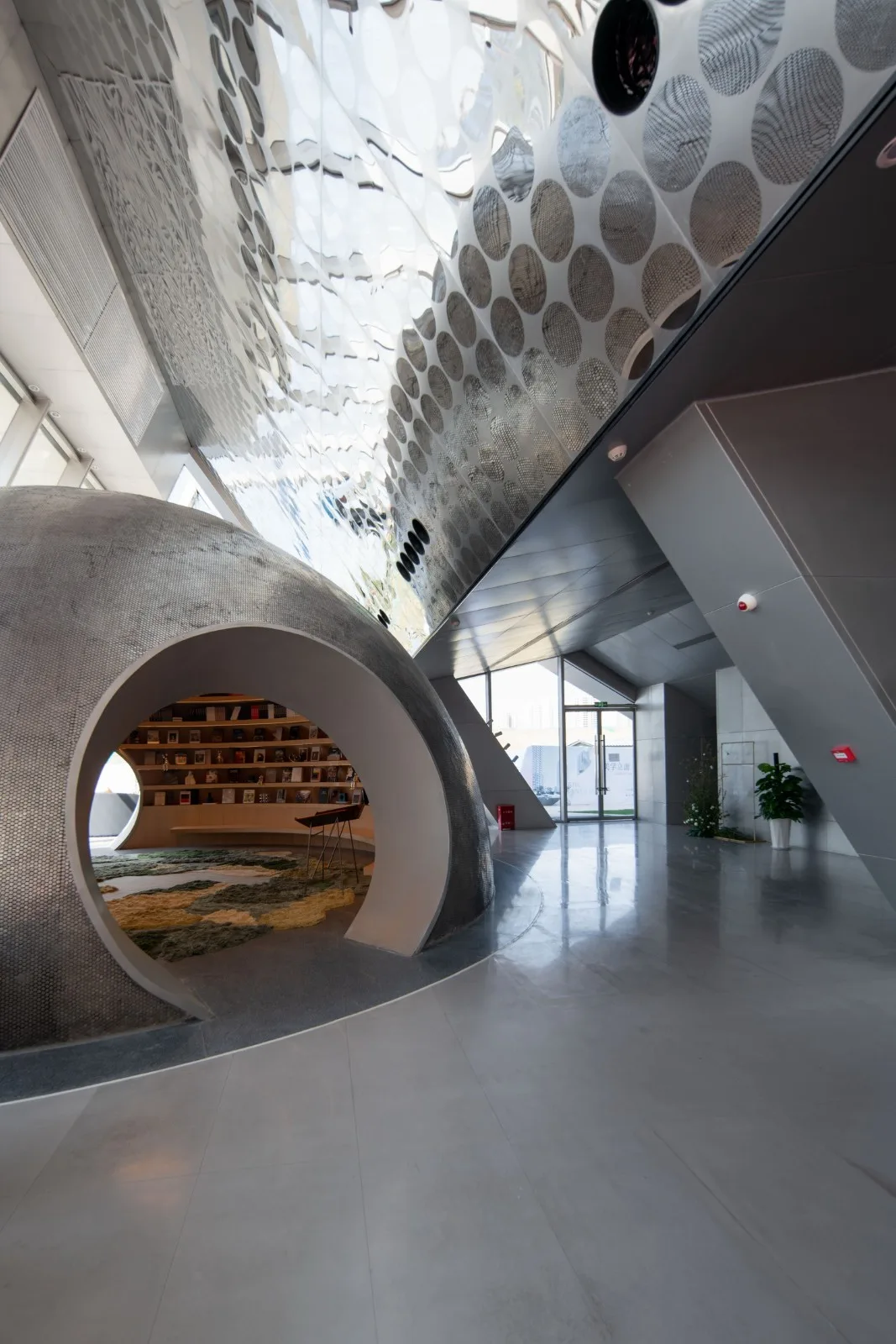 BIM建筑|西安泾河新城崇文郎樾展示中心 / aoe事建组