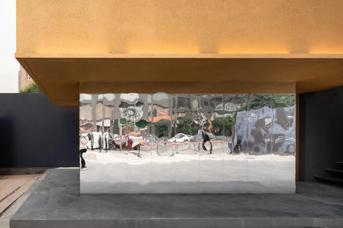 BIM建筑|重庆湖广·城市先锋展厅 / 素造建筑