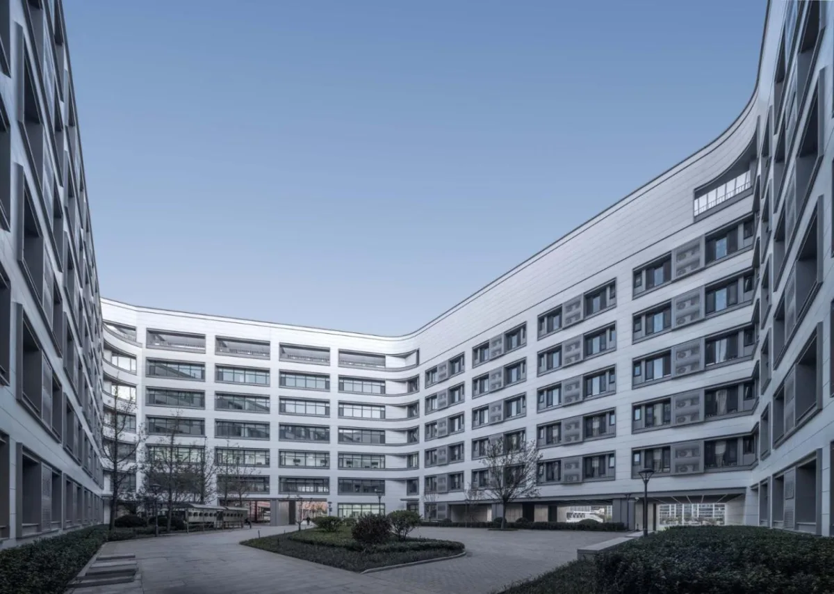 BIM建筑|济南历城二中彩石校区 / 同圆设计