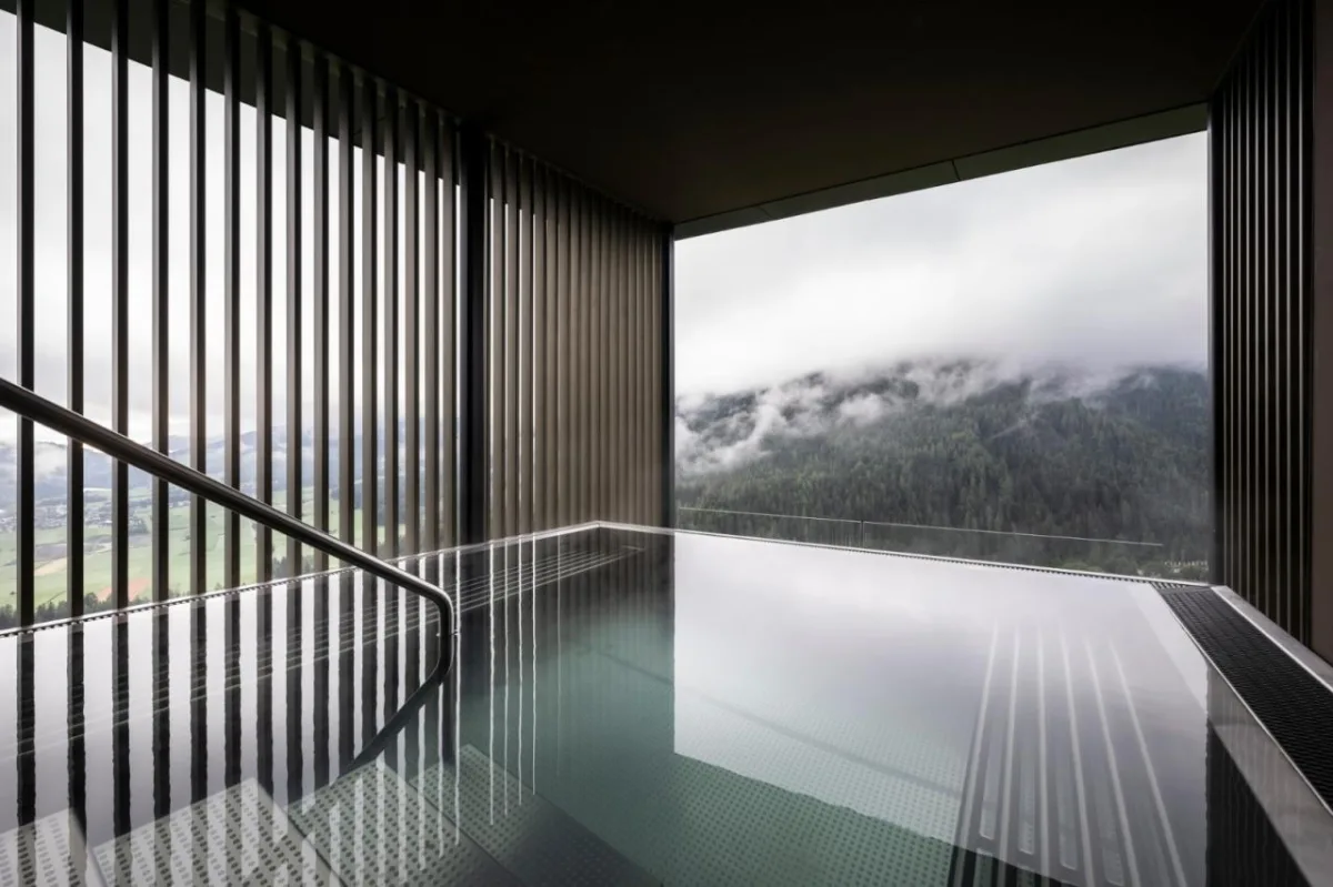 BIM建筑|“倒挂”建筑，Hubertus 酒店扩建 / noa*