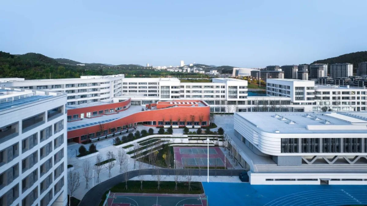 BIM建筑|济南历城二中彩石校区 / 同圆设计