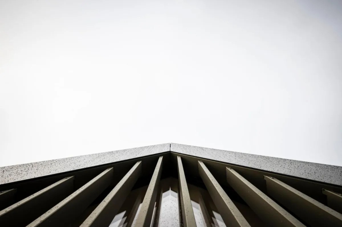 BIM建筑|“倒挂”建筑，Hubertus 酒店扩建 / noa*