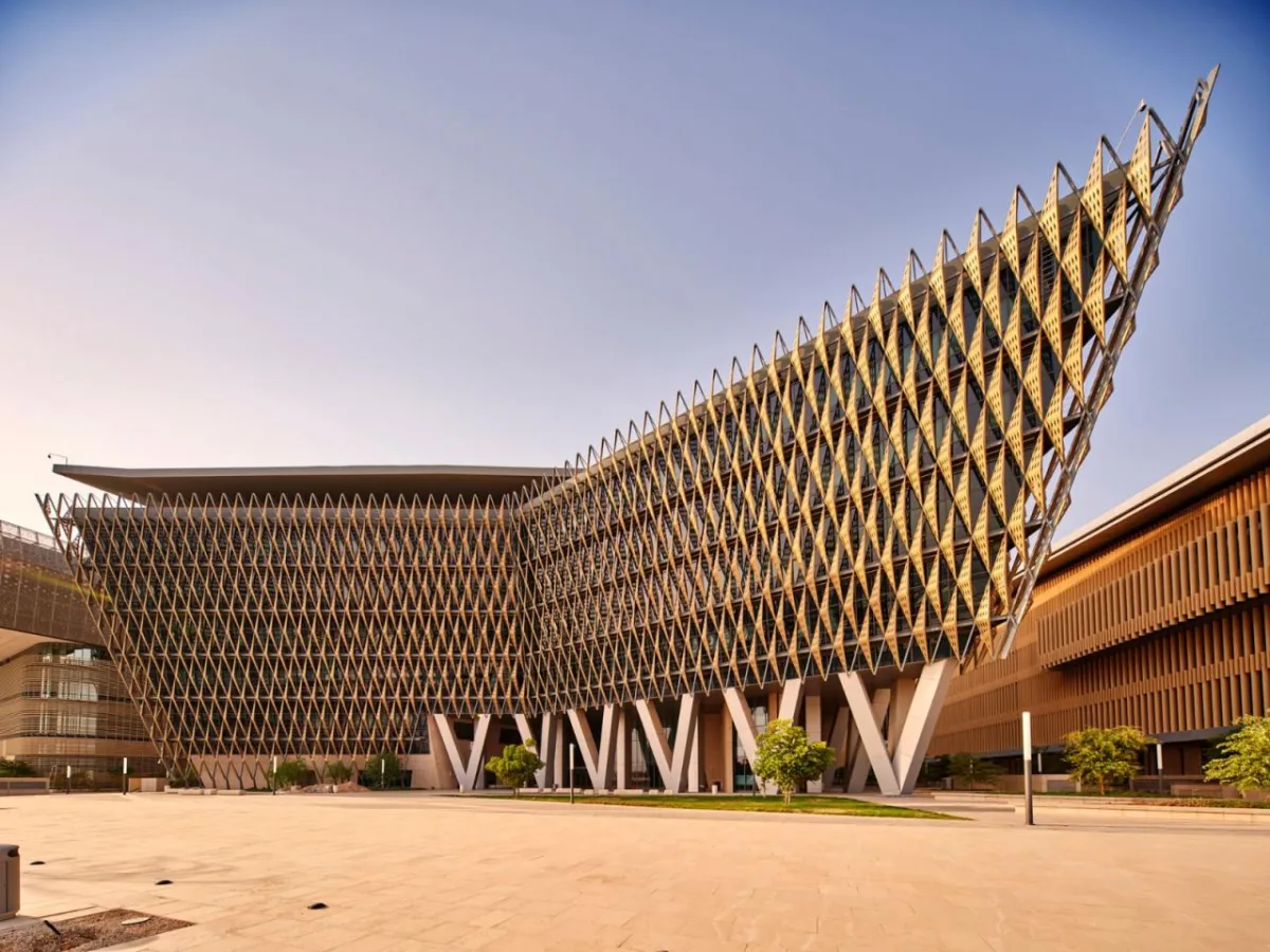 BIM建筑|科威特大学生命科学学院 / CambridgeSeven + Gulf Consult