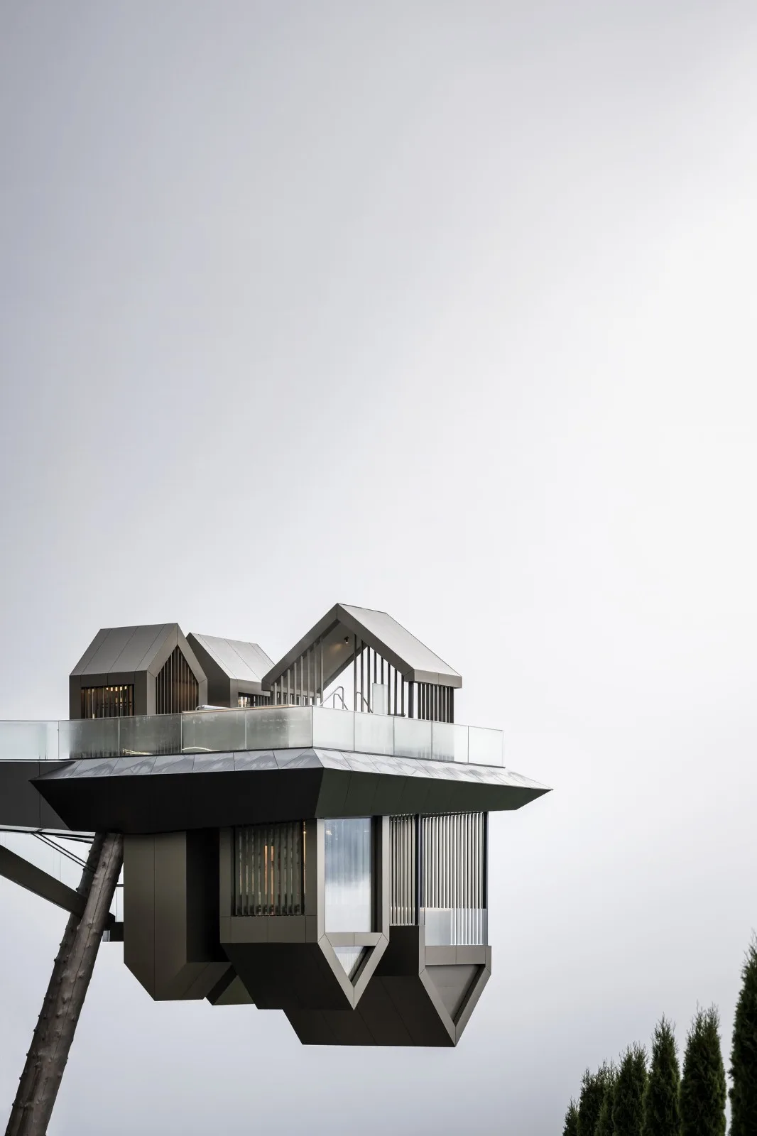 BIM建筑|“倒挂”建筑，Hubertus 酒店扩建 / noa*