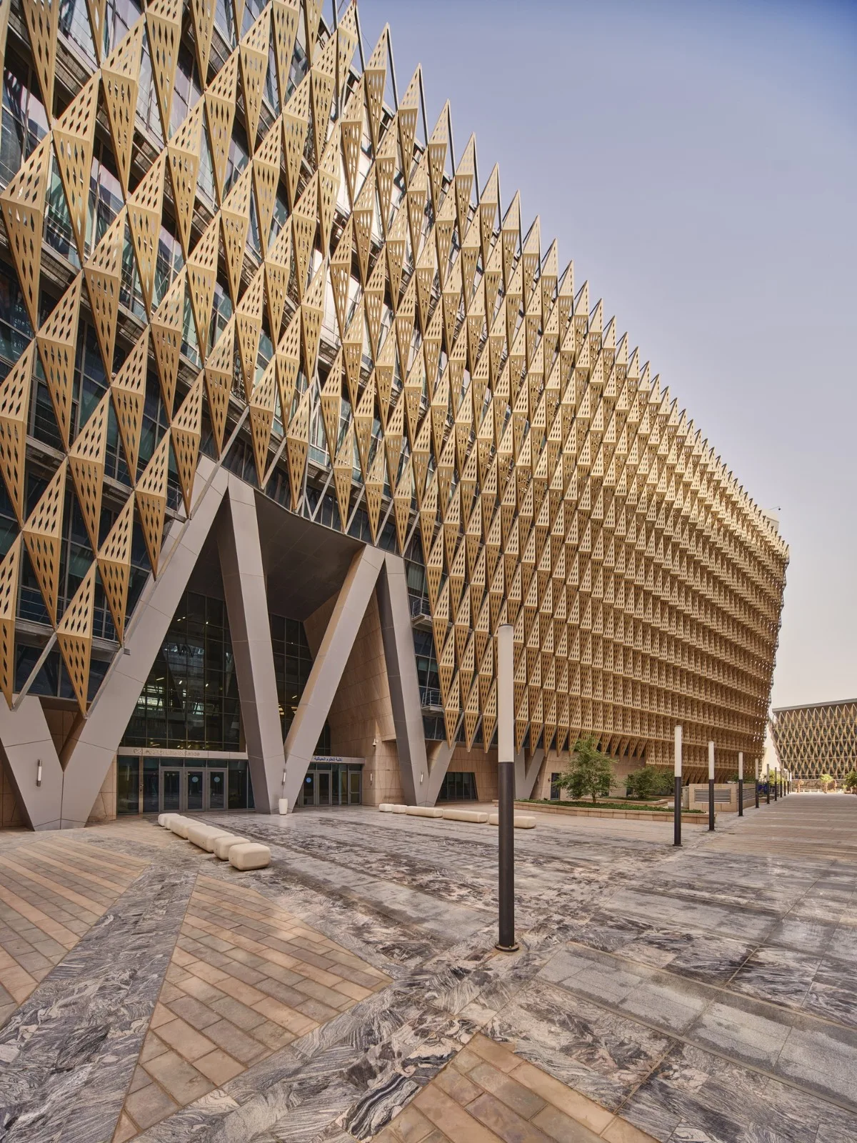 BIM建筑|科威特大学生命科学学院 / CambridgeSeven + Gulf Consult