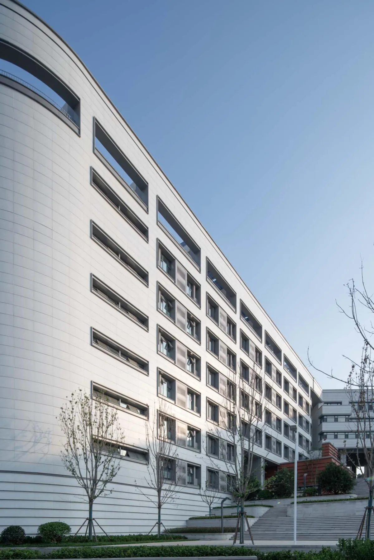 BIM建筑|济南历城二中彩石校区 / 同圆设计