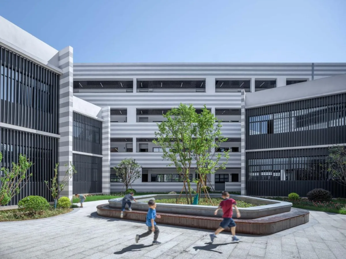 BIM建筑|衢州新华第二学校 / 零壹城市建筑事务所