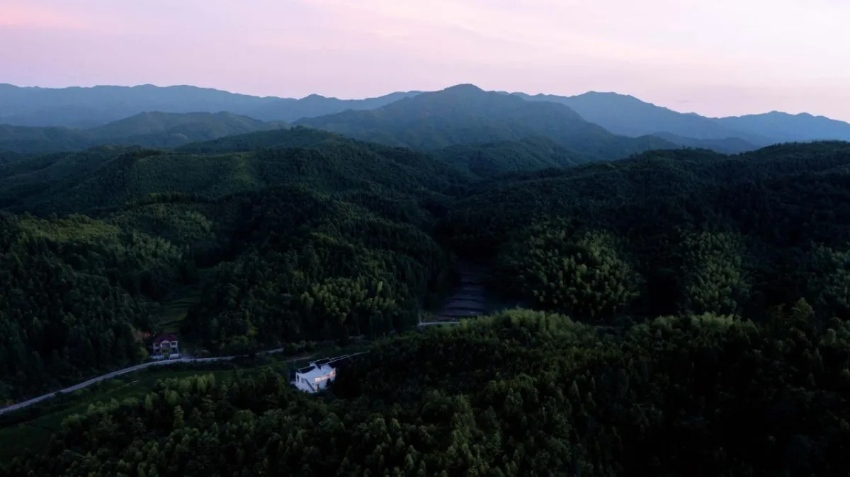 BIM建筑|乡村画室 / 跳房子建筑工作室