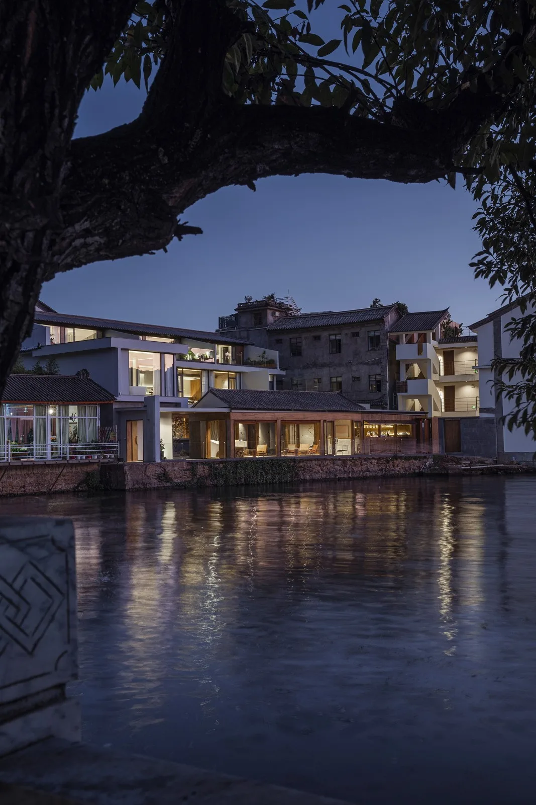 BIM建筑|海边的心灵驿站 ：大理双廊陶唐之丘度假酒店设计 / 三文建筑