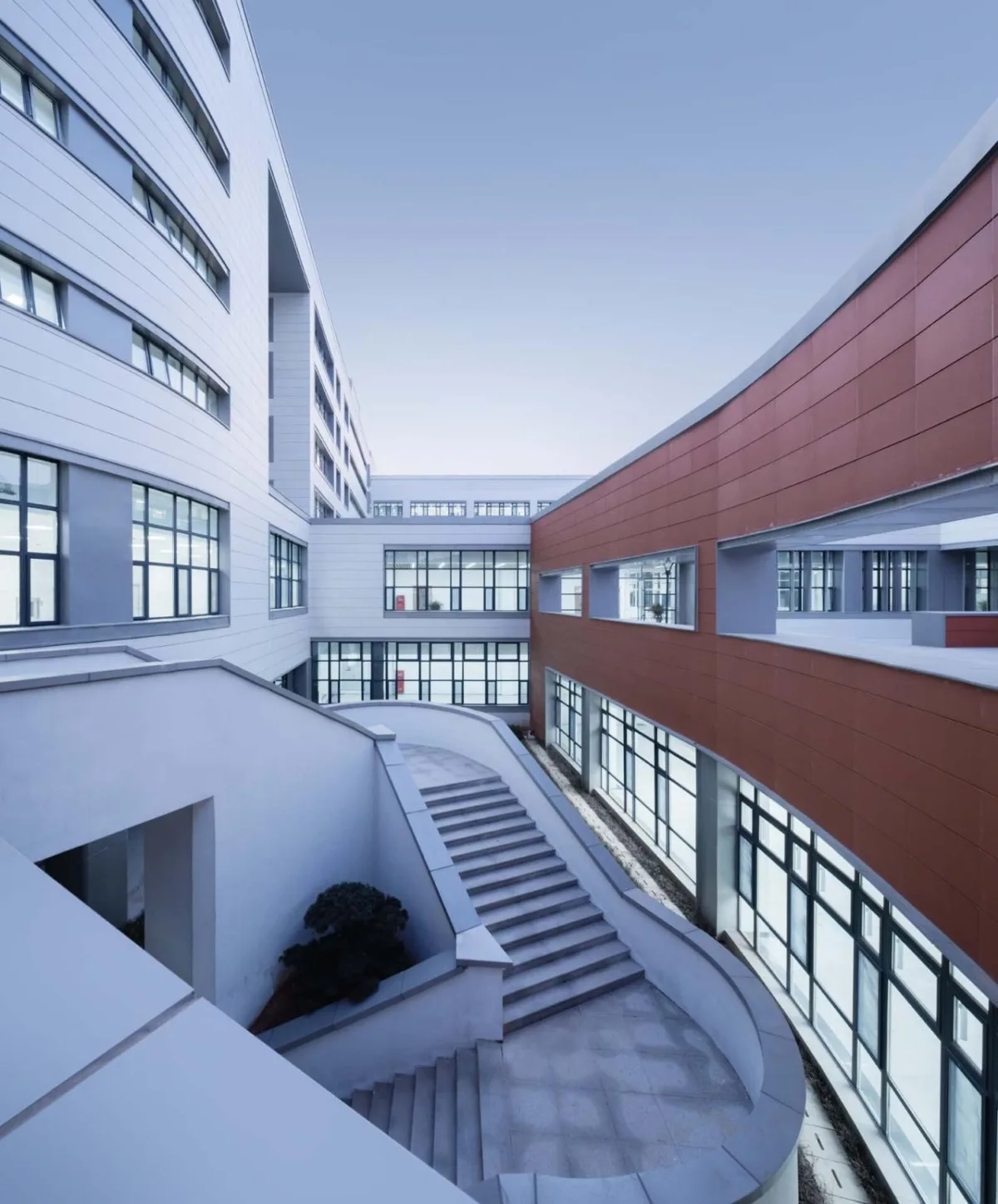 BIM建筑|济南历城二中彩石校区 / 同圆设计