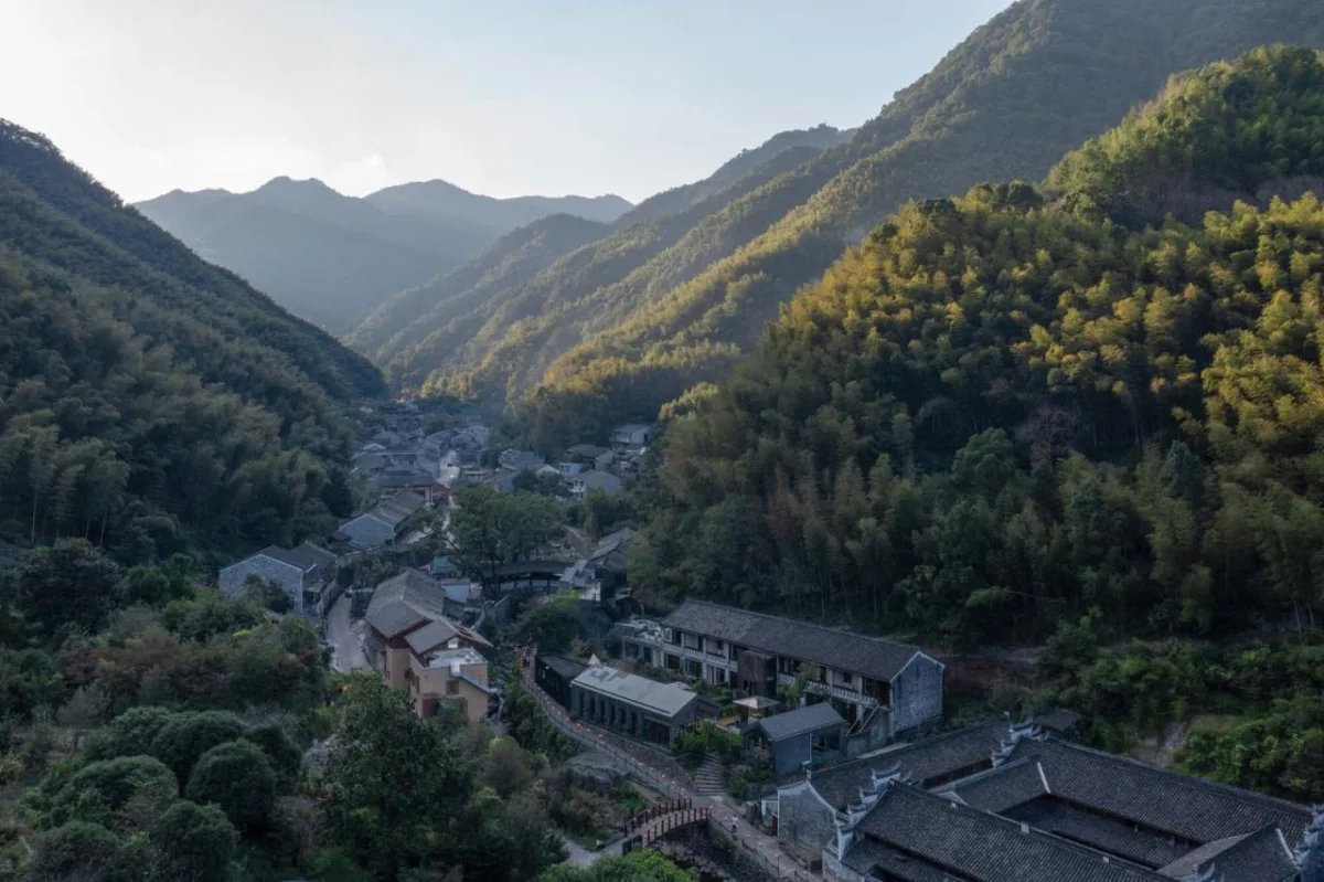 BIM建筑|奉化栖霞坑发电站改造的溪边餐厅 / 尌林建筑设计事务所
