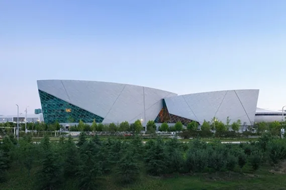 BIM建筑|帆状造型的郑州大剧院建成