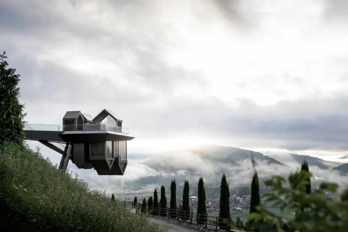 BIM建筑|“倒挂”建筑，Hubertus 酒店扩建 / noa*