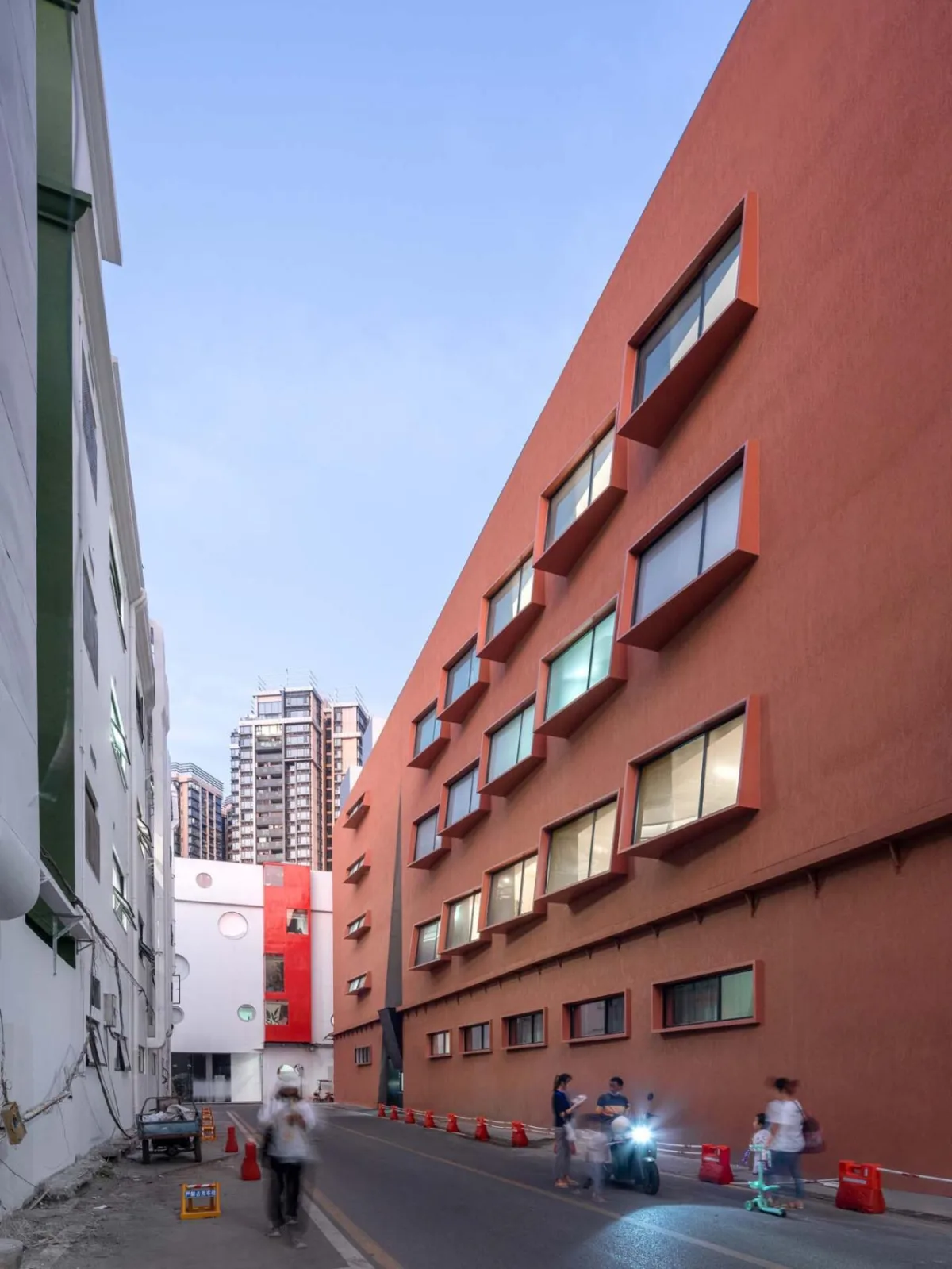 BIM建筑|东财工业区7#8#楼改造 / 深圳对角线建筑设计