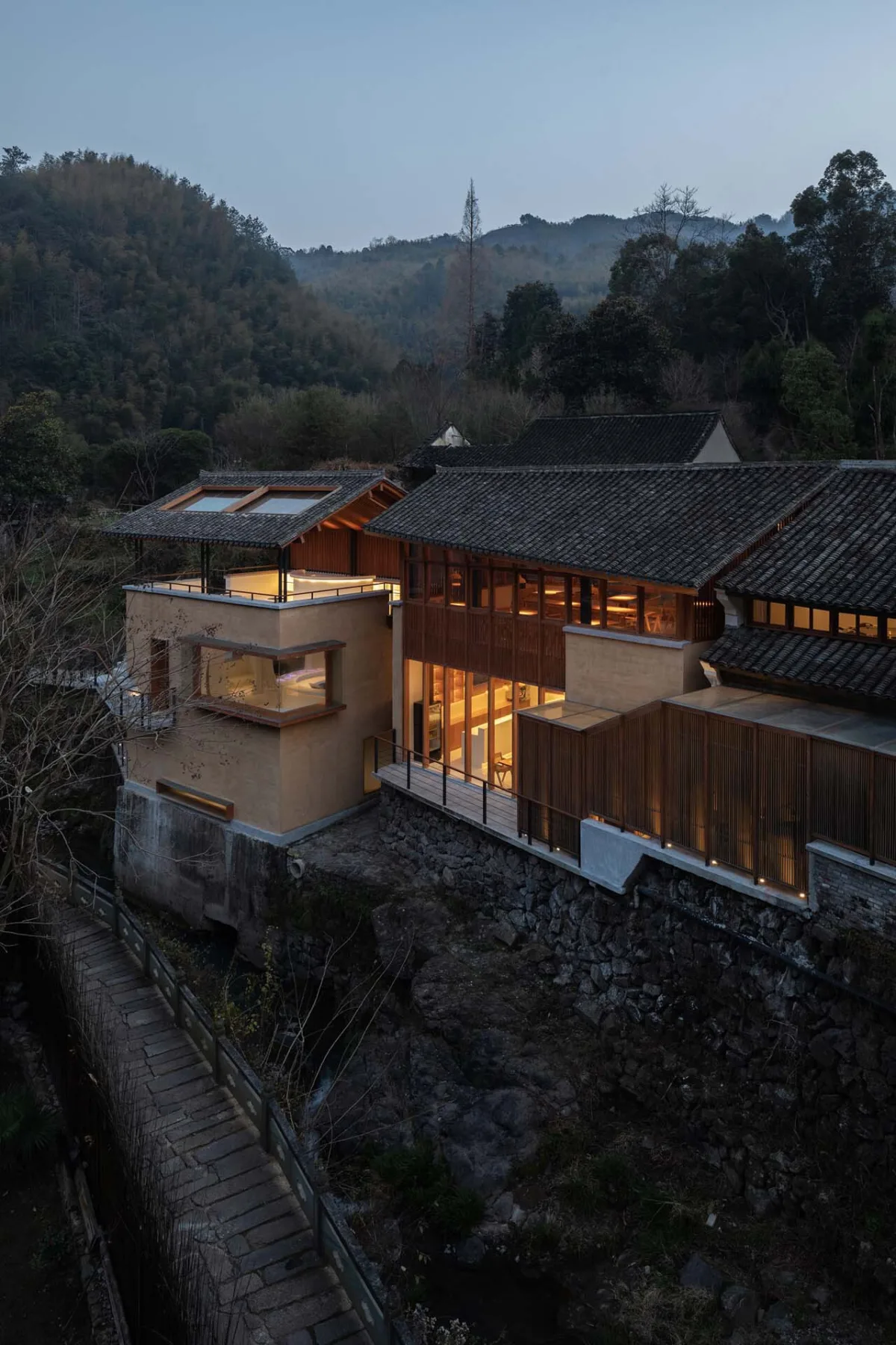 BIM建筑|奉化栖霞坑发电站改造的溪边餐厅 / 尌林建筑设计事务所