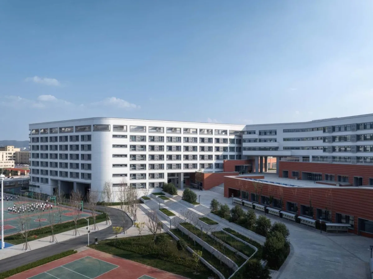 BIM建筑|济南历城二中彩石校区 / 同圆设计