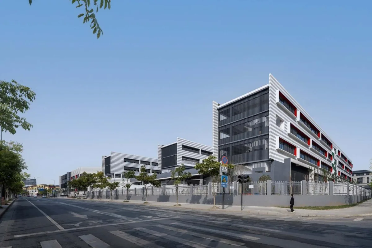 BIM建筑|衢州新华第二学校 / 零壹城市建筑事务所