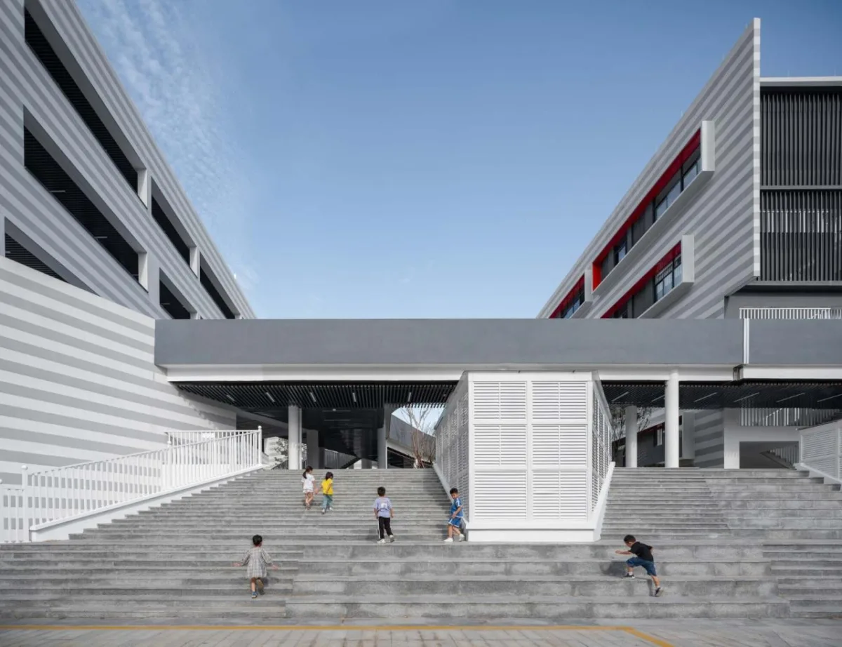 BIM建筑|衢州新华第二学校 / 零壹城市建筑事务所