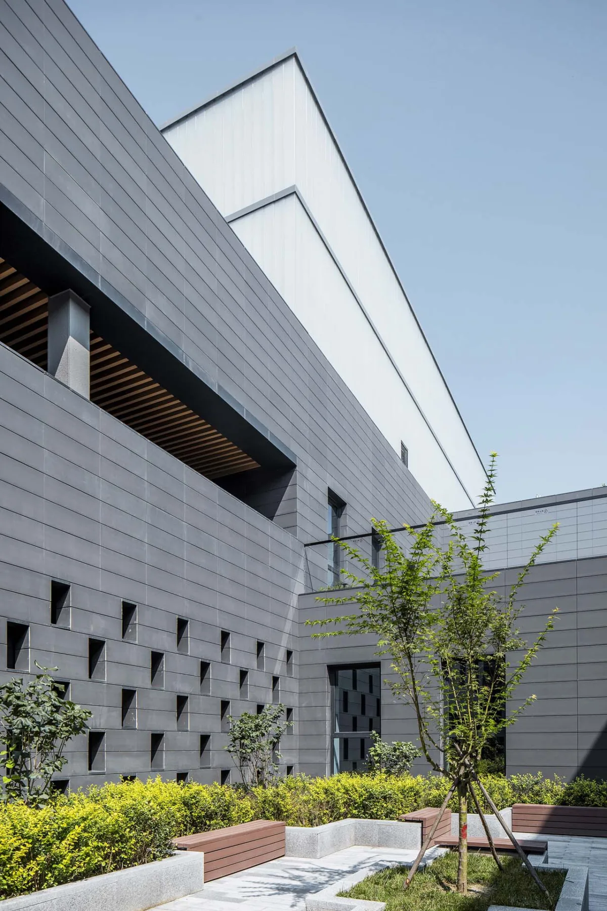 BIM建筑|朝向天空的院子——北京通州潞城市民中心 / 意度建筑