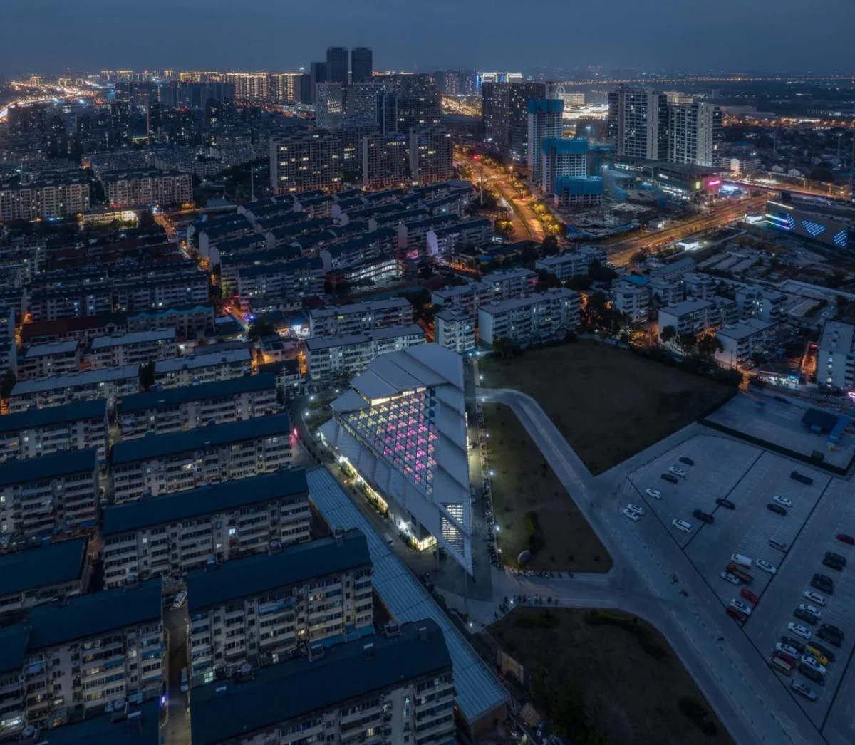 BIM建筑|刘潭市集 / 米丈建筑
