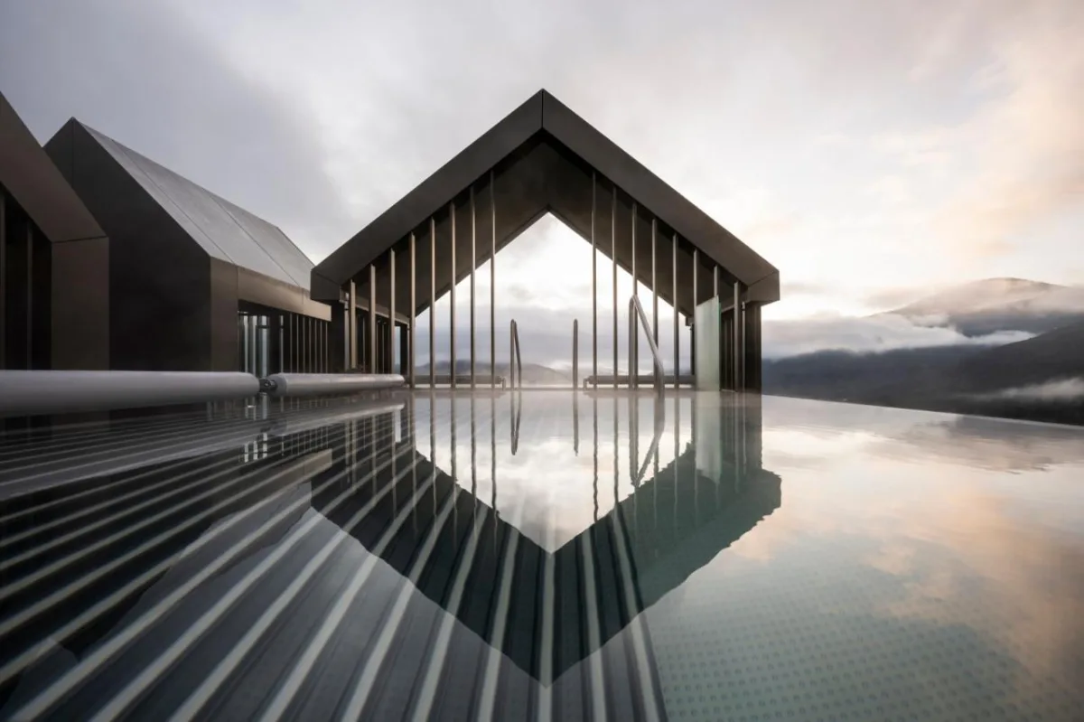 BIM建筑|“倒挂”建筑，Hubertus 酒店扩建 / noa*