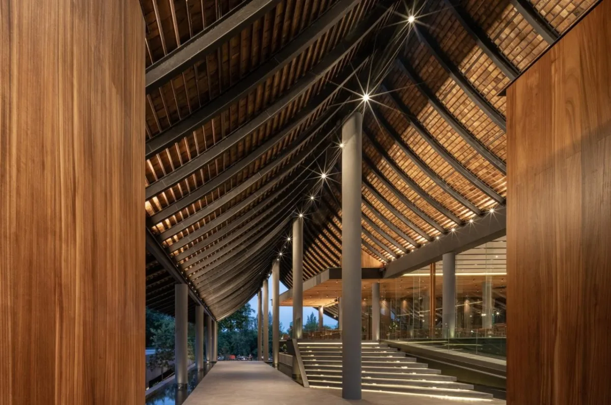 BIM建筑|超大规模泰式餐厅 Keereetara / IDIN Architects