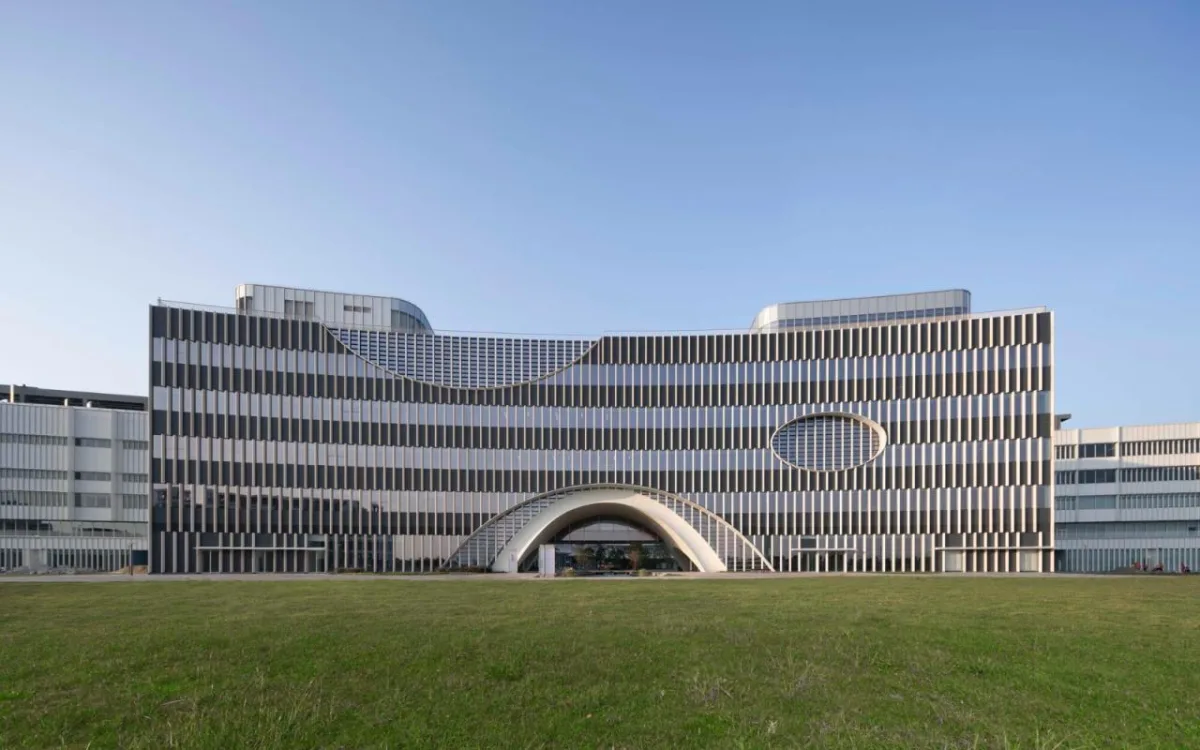 BIM建筑|香港科技大学(广州)校区 / KPF